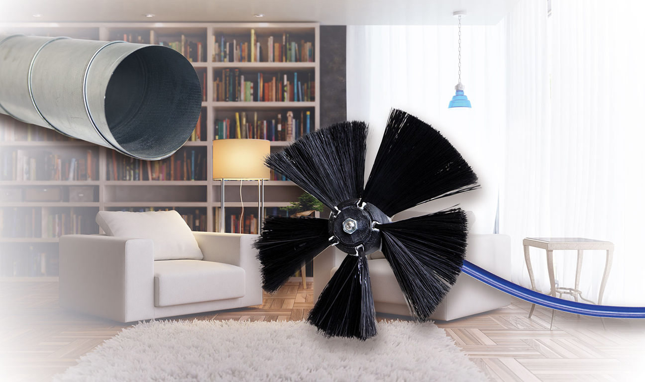 Bildmontage Reinigungsgerät in Wohnraum